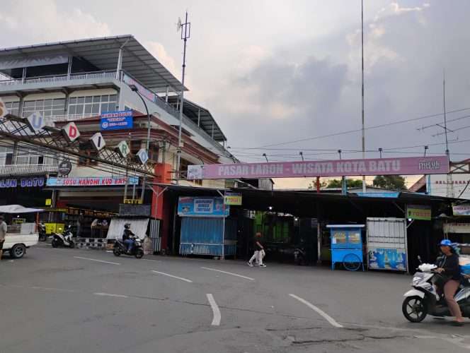 
 Pasar Laron Kota Batu, yang berlokasi diantara Jalan Kartini dan Sudiro, seputaran Alun-Alun Kota Batu. (Yan)