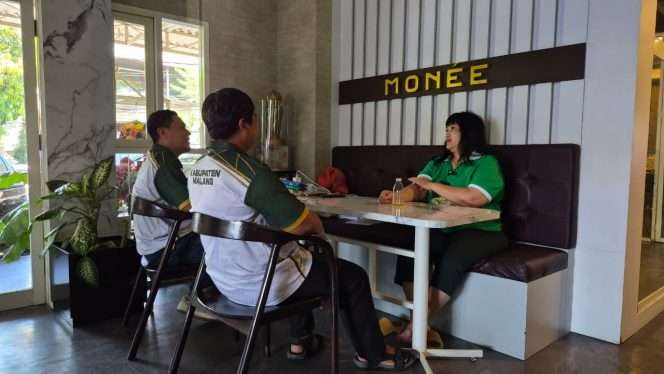 
 Pengurus PERBASI Kabupaten Malang, melakukan audiensi dengan Ketua PERBASI Jatim, menyampaikan surat pengunduran diri Mawang Sukma Perdana, dan melaporkan sejumlah persoalan, mulai dari transparansi keuangan, penggunaan rekening pribadi bukan rekening organisasi, hingga sistem komunikasi dan koordinasi organisasi yang dilewati. (PERBASI Kabupaten Malang for Baca Malang)