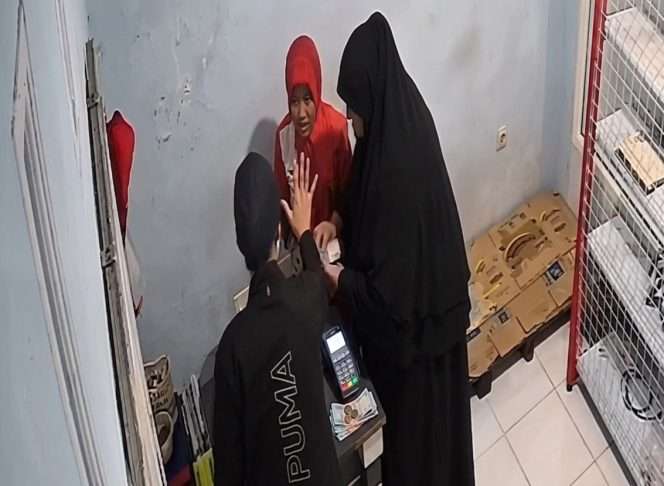 
 Aksi pelaku terekam kamera CCTV. (IG gdl story)