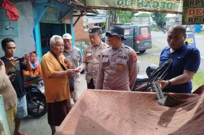 
 Polisi di lokasi kejadian. (Dok Polsek Bululawang)