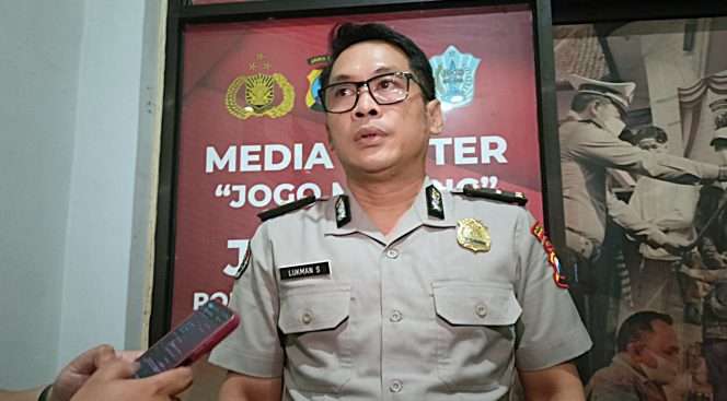 
 Kasi Humas Polresta Malang Kota, Ipda Lukman Sobikhin, memberikan keterangan terkait isu pocong begal. (ist)