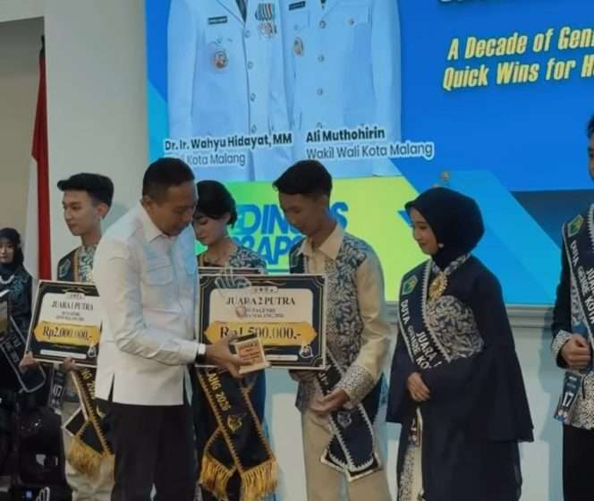 
 Wali Kota Malang, Wahyu Hidayat memberikan apresiasi tinggi terhadap kreativitas dan kemampuan para finalis. (hd)