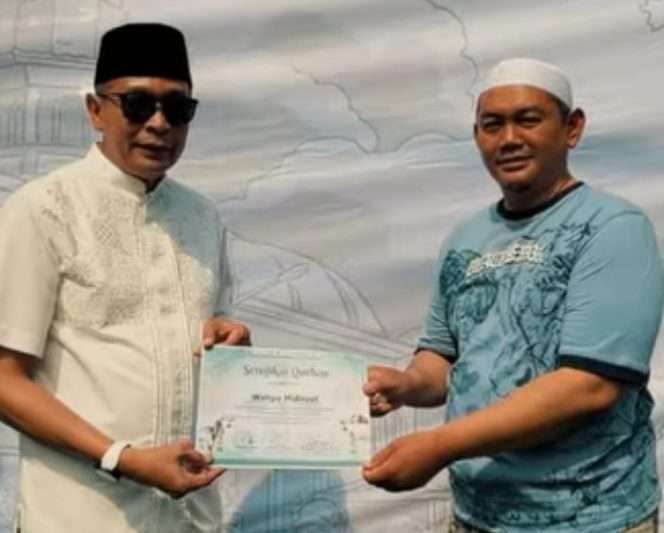 
 Tradisi kambing dan sapi diarak keliling kampung oleh warga yang tergabung dalam komunitas Black Embek sebelum disembelih diapresiasi Wali Kota Malang. (ist)