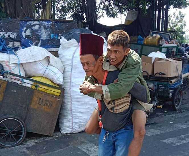 
 seorang warga Muharto yang mengalami luka sobek akibat pecahan kaca diduga tidak mendapatkan pelayanan medis karena bertepatan dengan hari libur nasional, Senin (1/6/2026). (ist)