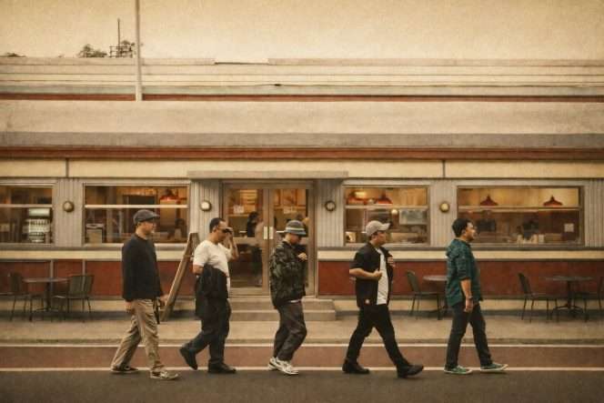 
 Cover single kedua dari The Midlife Theory, “Utuh Walau Tak Lengkap”, lanjutan perjalanan emosional setelah “it’s over”(The Midlife Theory - Official)