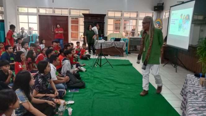 
 Ketua Umum JKJT, Agustinus Tedja Bawana, menjelaskan bahwa penggunaan gadget tanpa batas dapat memengaruhi kemampuan konsentrasi anak dan remaja. (ist)