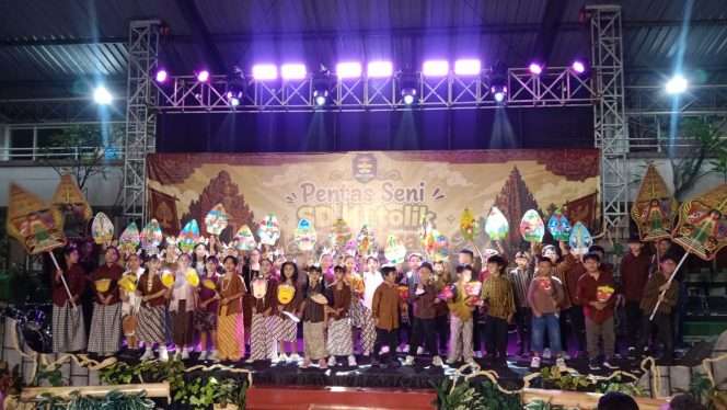 
 Pentas Seni SDK Mardiwiyata 2 Kota Malang yang mengusung tema “Mardiwiyata Berbudaya, Satu Hati Ragam Kreasi”, Sabtu (20/6/2026). (ist)