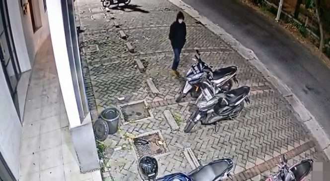 
 Detik-detik sebelum beraksi, terekam kamera CCTV. (Yuliati for BacaMalang)