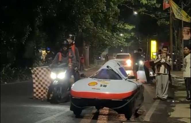 
 Aktivitas uji coba mobil hemat energi milik mahasiswa Universitas Negeri Malang (UM) di kawasan Jalan Jakarta hingga Simpang Ijen, Kota Malang. (ist)
