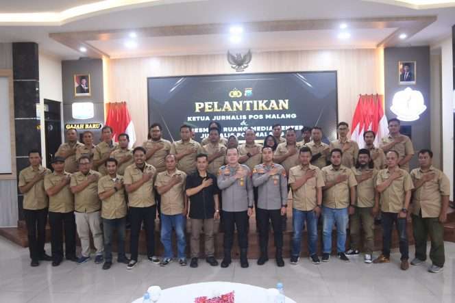 
 Berfoto bersama, usai pengukuhan kepengurusan Jurnalis Pos Malang (JPM) periode 2026-2028, dan peresmian Media Center dengan wajah baru di Aula Polres Malang, Rabu (24/6/2026). (Humas Polres Malang)