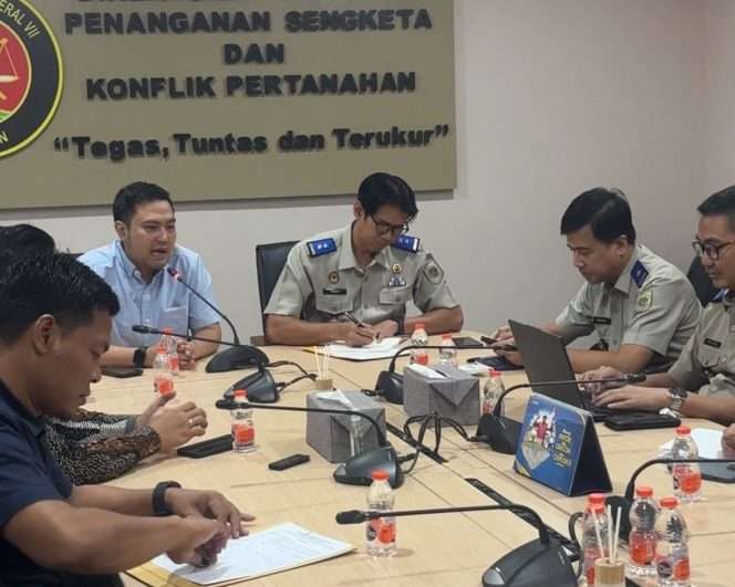 
 Ketua Komisi I sekaligus Ketua Fraksi NasDem DPRD Kabupaten Malang, Amarta Faza, S.T., M.Sos., melakukan koordinasi dengan Kementerian Agraria dan Tata Ruang/Badan Pertanahan Nasional terkait berbagai persoalan pertanahan di Kabupaten Malang. (Faza for bacamalang)