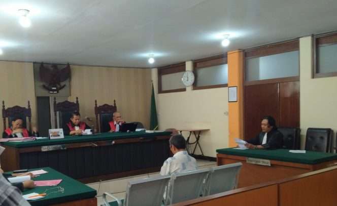 
 Suasana persidangan kasus dugaan penyerobotan lahan Bella Vista dengan agenda pembacaan eksepsi oleh kuasa hukum terdakwa. (ist)