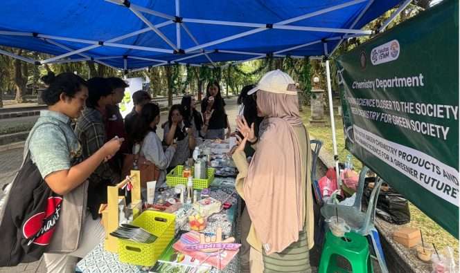 
 Departemen Kimia FSTeM UB saat hadir dalam CFD, yang telah menghasilkan sedikitnya 50 produk inovatif yang tidak hanya memiliki nilai ekonomi, tetapi juga mendukung pelestarian lingkungan dan pembangunan berkelanjutan. (ist)