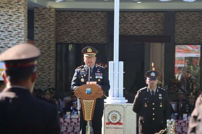 
 Kapolres Batu AKBP Dr. Aris Purwanto, S.H., S.I.K., M.H  bertindak sebagai Irup dalam peringatan HUT Bhayangkara ke-80. (Yan)