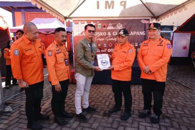 
 Simbolis penutupan dengan pernyataan resmi dibukanya Gladi Posko Sistem Komando Penanganan Darurat Bencana Erupsi Gunung Kelud Kabupaten Malang Tahun 2026. (Humas Pemkab Malang)