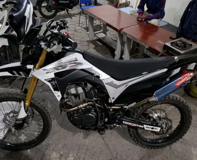 
 Barang bukti yang diamankan, motor trail milik korban. (Humas Polres Malang)