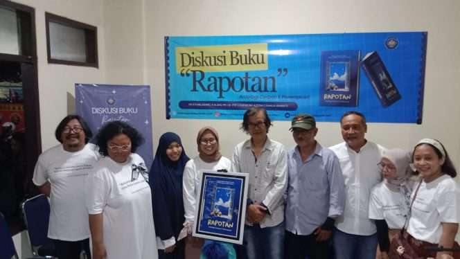 
 Peluncuran Rapotan: Antologi Cerpen 5 Perempuan yang digelar di Warmindo Cobiz, Jalan Tawangmangu No. 5, Lowokwaru, Kota Malang, Minggu (5/7/2026). (ist)