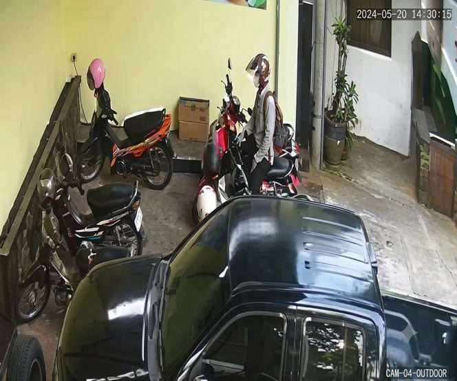 
 Aksi pelaku terekam kamera CCTV. (Erly for bacamalang)
