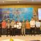 Kapolres Batu, AKBP Dr. Aris Purwanto, S.H., S.I.K., M.H saat tengah sesi foto bersama dalam kegiatan acara Forum Konsultasi Publik 2026. (Yan)