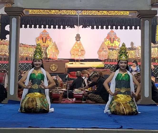 
 Salah satu atraksi budaya tari tradisional di bersih desa di Pakisaji. (IG Pakisaji)