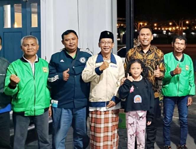
 Agus Subyantoro SH berfoto bersama usai pertemuan membahas visi pengembangan catur di masa depan. (ist)