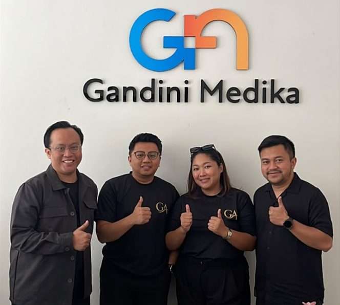 
 Ketua Umum BPC HIPMI Kota Malang, Hendi Suryo Leksono, bersama Direktur Gandini Medika, Pandini Riata Mustakim. (ist)
