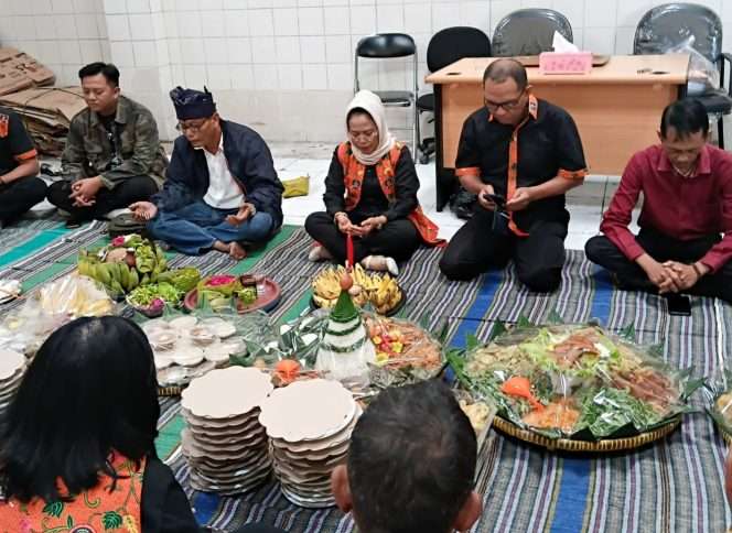 
 Ketua Koperasi Setia Budi Wanita Jawa Timur, Dr. Sri Untari Bisowarno, M.AP., dalam tasyakuran pengembangan usaha di bidang kesehatan. (ist)