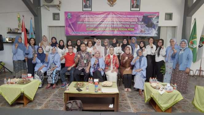 
 Program Pelatihan Kerja dan Produktivitas Tenaga Kerja yang diinisiasi sekaligus difasilitasi oleh Ketua Komisi E DPRD Provinsi Jawa Timur, Dr. Sri Untari Bisowarno, M.AP. (ist)