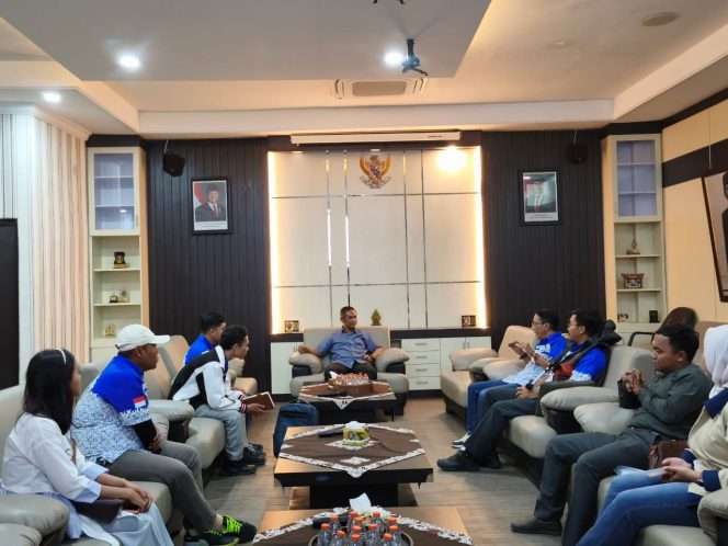 
 Pengurus NPCI saat bertemu dengan Ketua DPRD sekaligus Ketua KONI Kabupaten Malang. (ist)