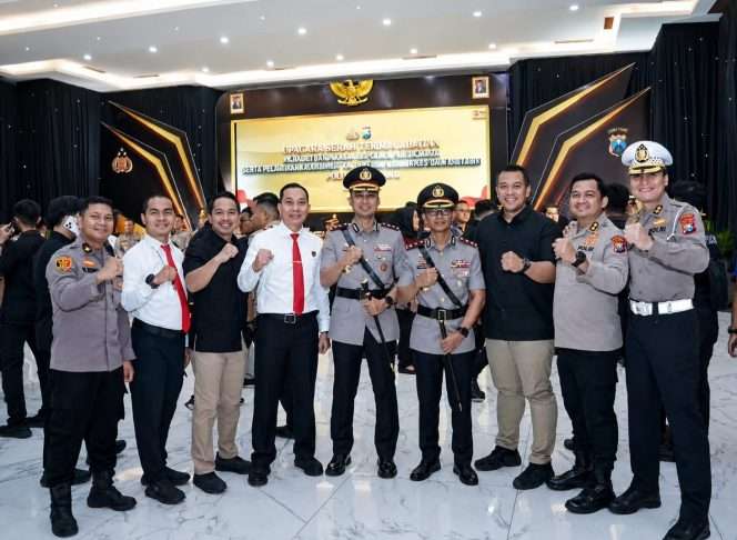 
 Berfoto bersama dalam acara pisah kenal AKBP Rulian Syauri menggantikan AKBP Muhammad Taat Resdi, Selasa (28/7/2026).(ist)alam acara pisah kenal AKBP Rulian Syauri menggantikan AKBP Muhammad Taat Resdi, Selasa (28/7/2026). (ist)