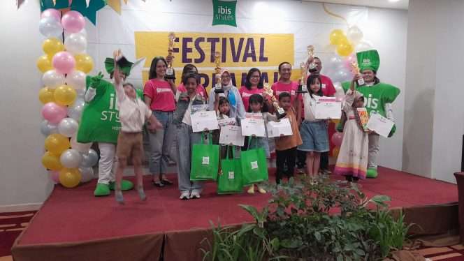 
 Para pemenang lomba dalam Festival Hari Anak 2026 di ibis Styles Malang, Sabtu (25/7/2026). (Nedi Putra AW)  