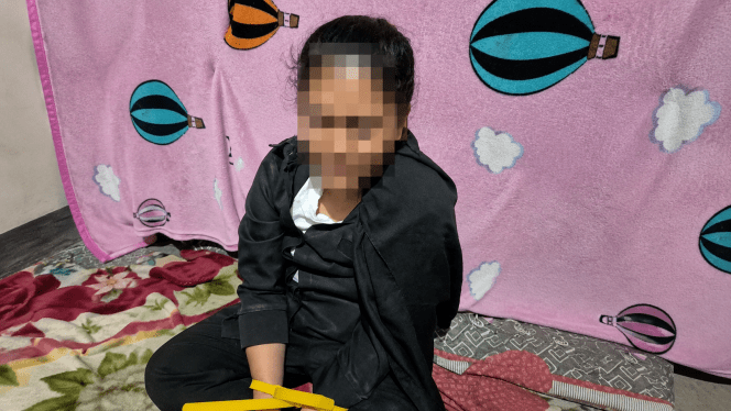 
 Pelaku pencurian di Sardo Swalayan yang berhasil diamankan oleh warga. (ist)
