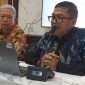 Ketua Ikatan Alumni (IKA) FSTeM (UB), Yudiono, S.Si., (kanan) didampingi Prof. Chomsin S. Widodo, saat menjadi narasumber dalam kegiatan 