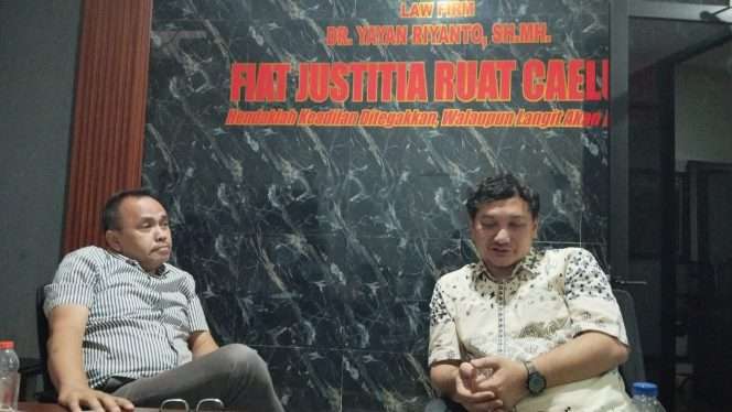 
 Advokat DR. Yayan Riyanto, SH, MH bersama Iwan Wibisono, kontraktor yang berseteru dengan Wangsakarta PrimaLand. (ist)