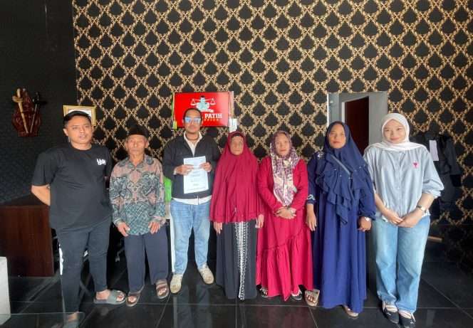 
 Andi Rachmanto, S.H dan Nizar Fahmi, S.H kuasa hukum Mariati dan Paidun di kantor hukum Maha Patih Law Office. (Yan)