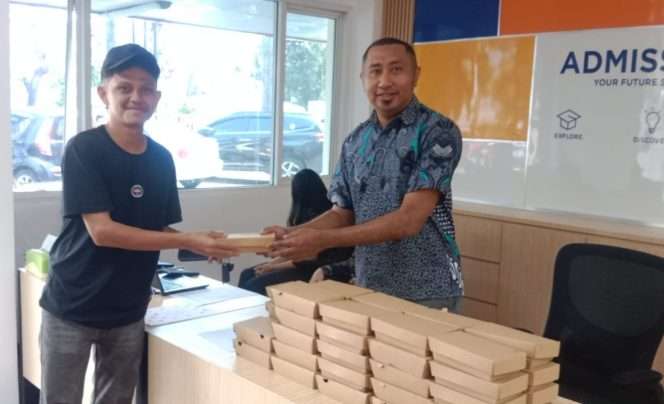 
 Posko bantuan yang berada di Jalan Mayjen Panjaitan, Kota Malang. (ist)