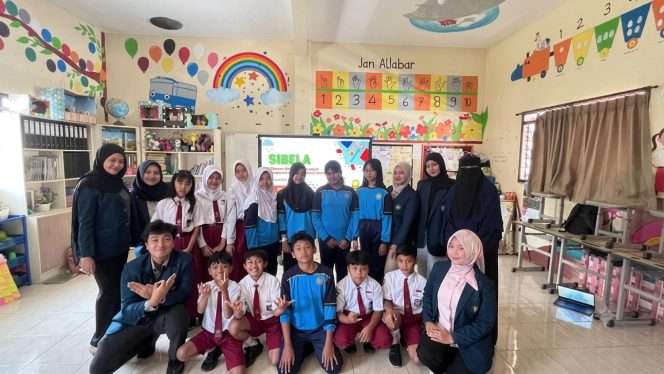 
 Tim Pengabdian FISIP UB luncurkan media pembelajaran digital SIBELA untuk edukasi mitigasi bencana yang diujicobakan kepada siswa SDN 1 Punten, Kota Batu. (ist)