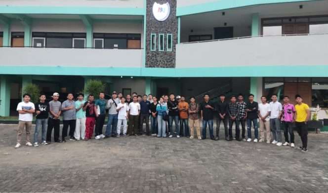 
 “NGORE (Ngopi Sore) Bersama Mahasiswa Terdampak Gempa NTT PJKR UIBU”. (ist)