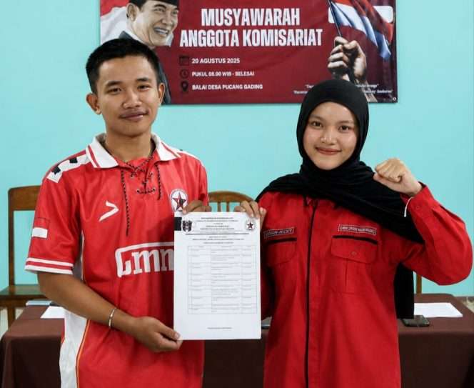 
 Dewan Pengurus Komisariat (DPK) Gerakan Mahasiswa Nasional Indonesia (GMNI) Fakultas Tarbiyah Universitas Al-Qolam Malang, mempunyai nahkoda baru yang menegaskan komitmen regenerasi kepemimpinan dan penguatan soliditas internal organisasi. (Syaifudin for bacamalang)