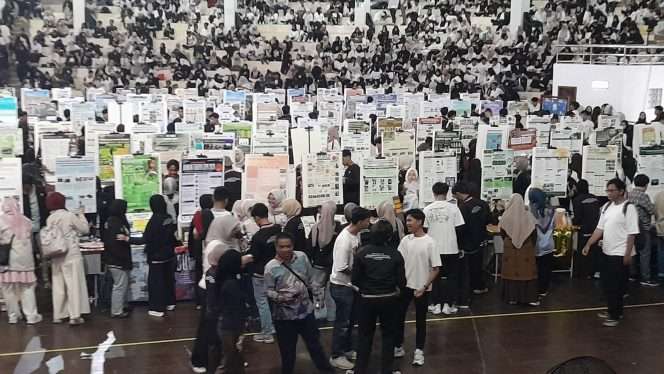 
 Ratusan inovasi karya mahasiswa KKN dipamerkan dalam acara penutupan KKN Mahasiswa UMM di Dome UMM. (Rohim Alfarizi)