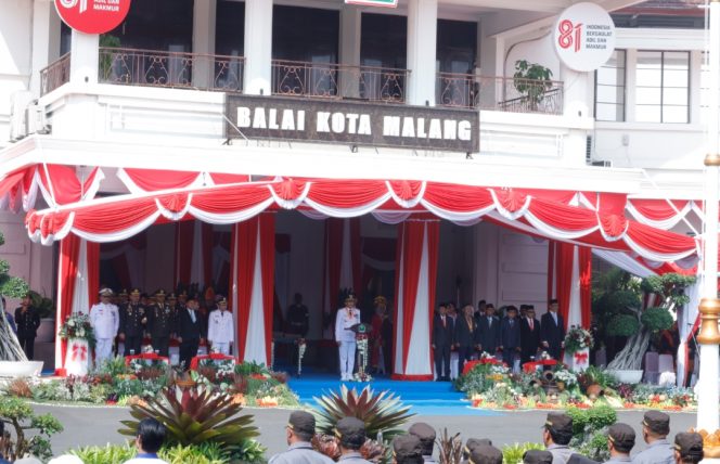 
 Wali Kota Malang, Dr. Ir. Wahyu Hidayat, MM, bertindak sebagai inspektur upacara. (ist)