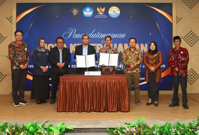 
 Penandatangan MOU antara UB dengan KI Jatim, di Aula Gedung A Fakultas Ilmu Budaya (FIB) UB, Rabu (26/8/2026). (ist)