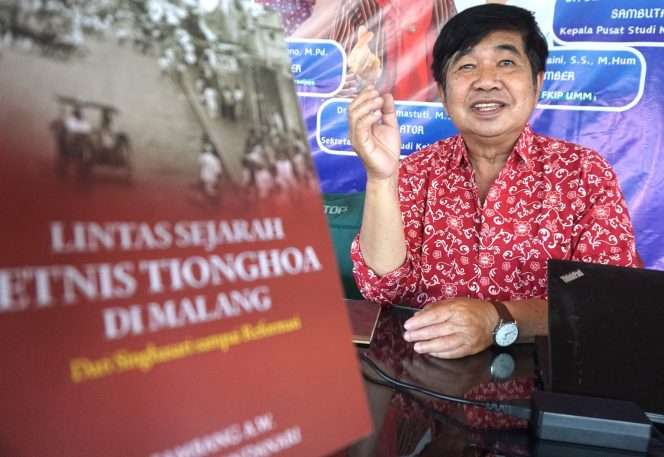
 Bambang AW dan buku 