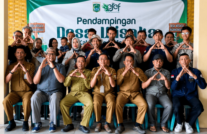 
 Berfoto bersama dalam kegiatan Pendampingan Desa Wisata 2026 oleh Dinas Pariwisata dan Kebudayaan Kabupaten Malang menyasar Desa Wisata Poncokusumo, Kecamatan Poncokusumo dan Desa Wisata Ngawonggo, Kecamatan Tajinan. (Humas Disparbud Kabupaten Malang)
