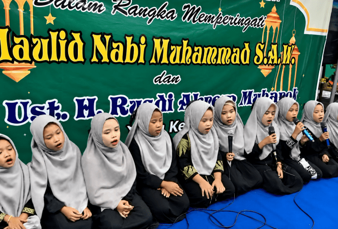 
 Suasana kegiatan acara Peringatan Maulud Nabi dan Haul ke-3 yang berlangsung khidmat. (Yan)