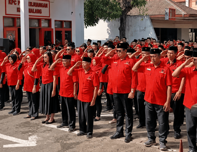 
 Upacara bendera HUT ke-81 Republik Indonesia di Kantor DPC PDIP Kota Malang. (ist)