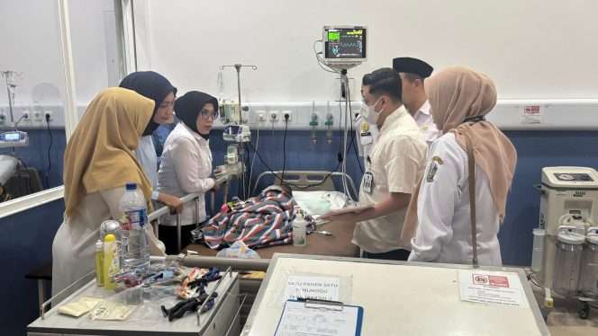 
 Dirreskrimum PPA dan PPO Polda Jatim, Kombespol dr. Ganis Setyaningrum, bersama rombongan saat mengunjungi anak korban penelantaran dan penganiayaan. (ist)