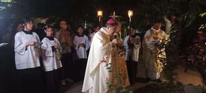 
 Pemberkatan berlangsung di kawasan taman doa yang berada di Jalan Pelabuhan Tanjakan Emas. (ist)