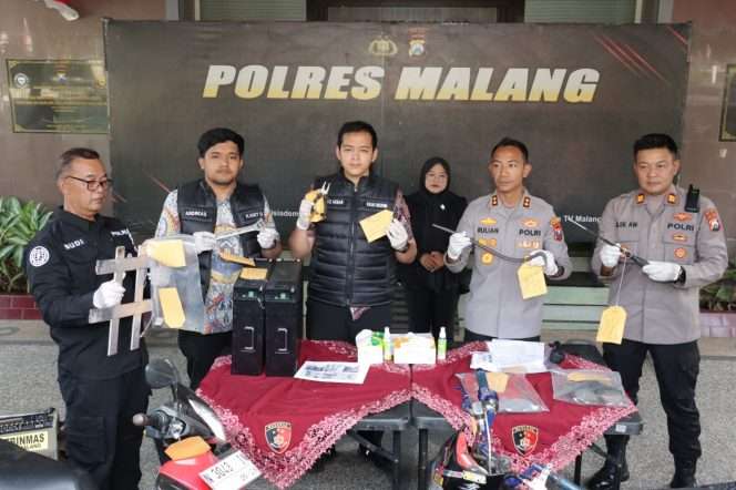 
 Salah satu keberhasilan Satreskrim Polres Malang membongkar komplotan pencuri baterai tower 17 TKP dengan kerugian mencapai Rp 432 Juta. (Website Tri Brata News)