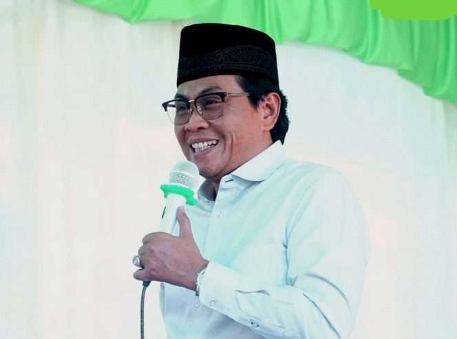 
 KH Anwar Zahid, memberikan siraman ruhani kepada Warga Desa Pandanlandung, Kecamatan Wagir, Kabupaten Malang dalam peringatan Maulid Nabi Muhammad SAW di Masjid Al Firdaus Pomuri, belum lama ini. (ist)